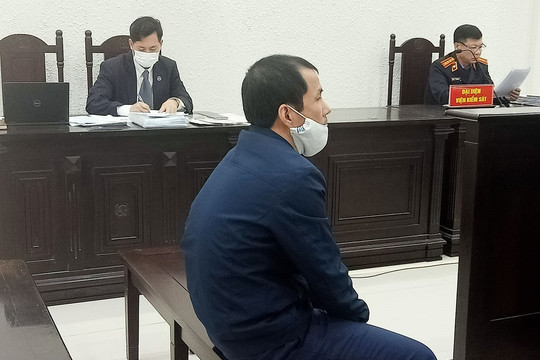 Đi đòi nợ, bị chém suýt chết