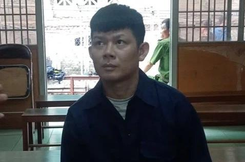 Đâm chết chủ chó sau khi bị chó cắn vào tay