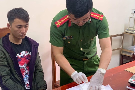 Nghệ An: Bắt đối tượng mua bán trái phép 2 bánh heroin