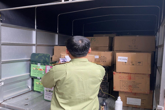 Hà Nội: Thu giữ hàng nghìn sản phẩm mỹ phẩm nghi nhập lậu