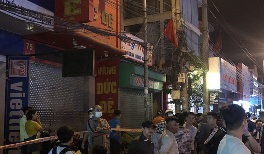 Hải Phòng: Đối tượng có biểu hiện "ngáo đá" ném bom tự chế vào tiệm vàng