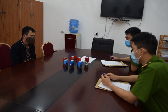 Công nhân làm giả căn cước công dân gắn chip để chiếm đoạt tài sản