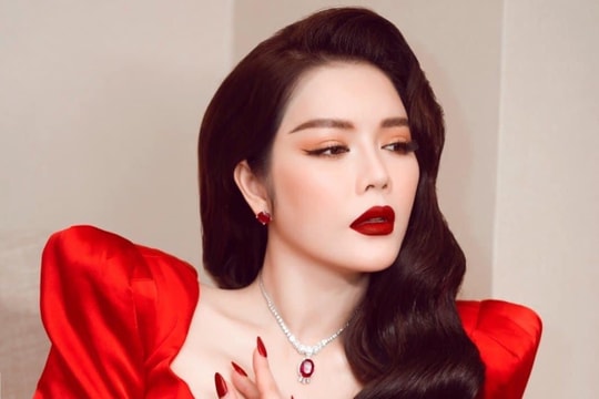 Lý Nhã Kỳ đăng dòng trạng thái cực gắt chỉ thẳng tên người đã “Gắp lửa bỏ tay người, thọc gậy bánh xe” khiến cô bị hiểu lầm