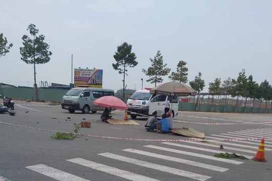 Hai công nhân bị xe ben cán tử vong giữa ngã tư