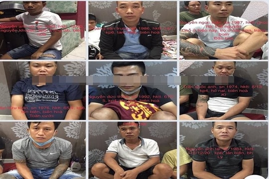 Phá sới bạc trong quán karaoke, bắt nhiều đối tượng "số má"