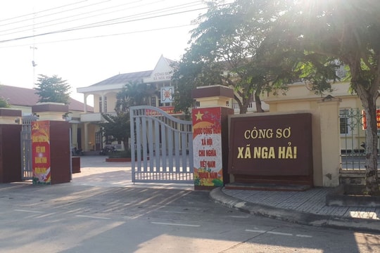 Cách hết chức vụ trong Đảng đối với Bí thư xã dùng bằng giả