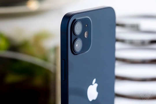 Bán iPhone 12 không củ sạc, Apple bị phạt 2 triệu USD