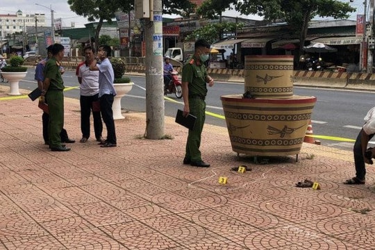 Đắk Nông: Đánh chết bạn nhậu trước cổng UBND huyện