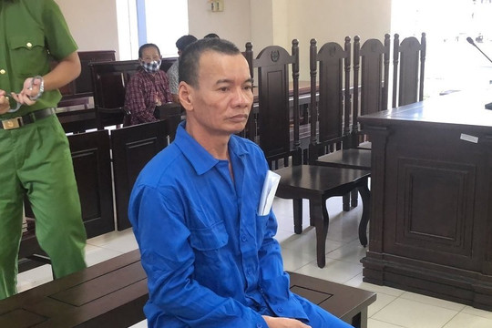 Lĩnh 14 năm tù vì chém hàng xóm gây thương tích 74%
