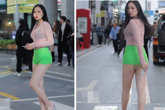 Người đẹp đường phố gây hiểu lầm vì chiếc quần hot pants xanh nõn chuối kết hợp với áo 'tàng hình'