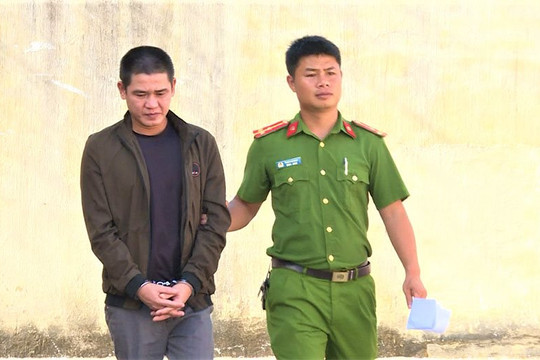Tạm giam đối tượng trốn truy nã sau nhiều năm lấy vợ sinh con 