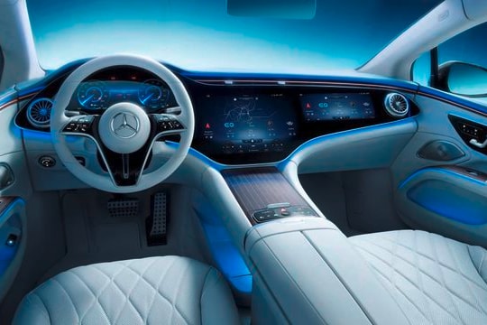 Không gian nội thất ngập tràn công nghệ của Mercedes EQS 2022