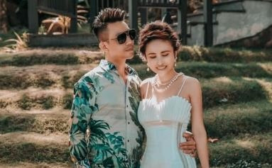 Hình ảnh tay trong tay cực đẹp của đại gia Minh Nhựa và bà xã Mina Phạm
