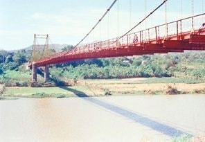Nhậu say rủ nhau xuống sông tắm, một người mất tích