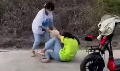 Làm rõ clip nữ sinh Cà Mau bị đánh hội đồng bằng mũ bảo hiểm