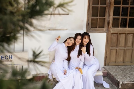 Ninh Dương Lan Ngọc, Nhã Phương, Diễm My 9x khoe sắc trong tà áo dài trắng