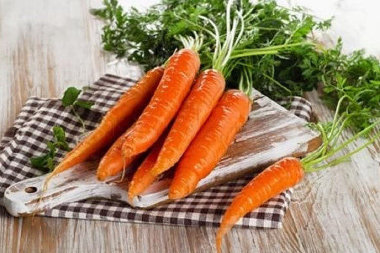 Ăn cà rốt với nó giống như là uống thuốc độc, đừng đợi đến bệnh viện mới hối hận