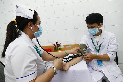 Sáng 6/4: 42 ca âm tính với virus SARS-CoV-2, 52.868 người được tiêm vắc xin Covid-19
