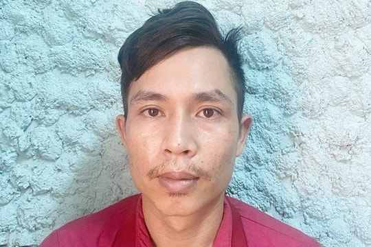 Chặn đường, khống chế hiếp dâm cô gái đang đi trên đường