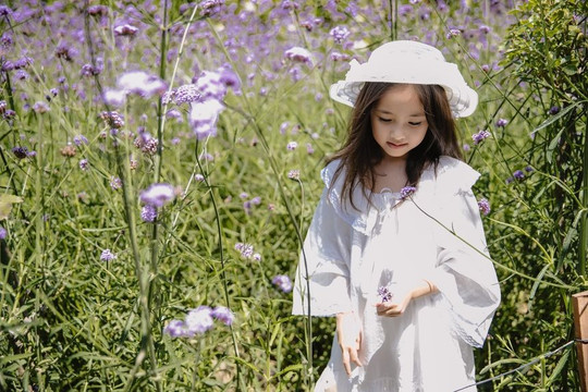 Hoa hậu Hà Kiều Anh khoe visual đỉnh cao của con gái 5 tuổi