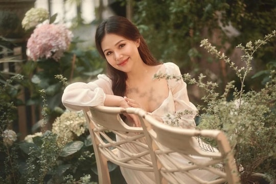 Phanh Lee gây bất ngờ với hình ảnh mang bầu nhưng nhan sắc như tiên nữ