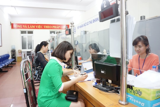 BHXH Việt Nam tiếp tục cắt giảm xuống còn 25 thủ tục hành chính, 
nâng cao hiệu quả phục vụ người dân và doanh nghiệp
