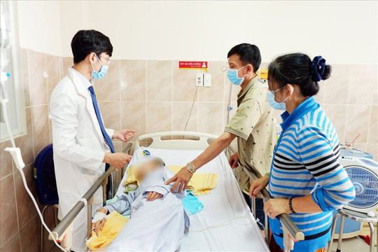 Cứu sống nữ sinh bất ngờ co giật, hôn mê sau cơn đau đầu dữ dội