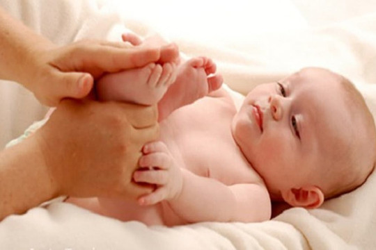 Chạm vào 3 nơi này nhiều, trẻ sẽ ngày càng thông minh hơn, nhưng hầu hết các bậc cha mẹ đều ngại chạm vào