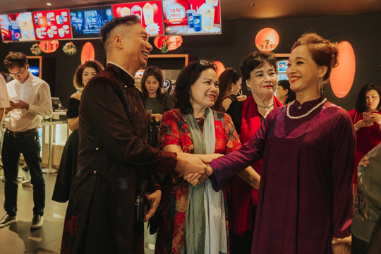 Vén màn bí mật những trang phục ấn tượng của dàn diễn viên phim ‘Kiều’