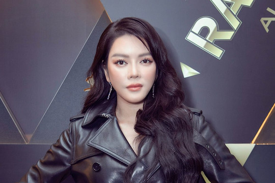 Lý Nhã Kỳ diện 2 tỷ đồng đi xem Rap Việt