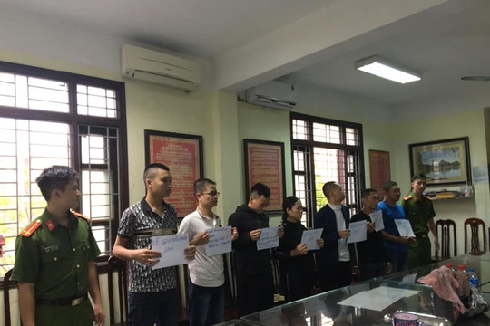 Nam Định: Bắt nhóm người đòi nợ bằng chất bẩn