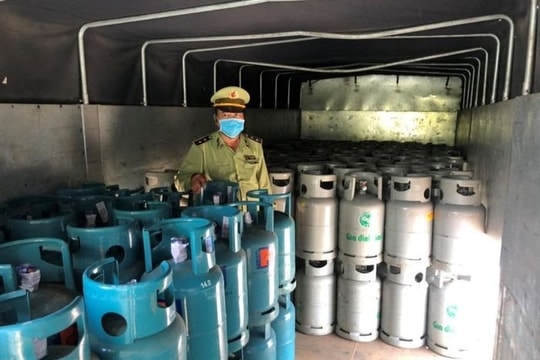 Tiền Giang: 300 bình gas có dấu hiệu giả mạo nhãn hiệu bị tạm giữ