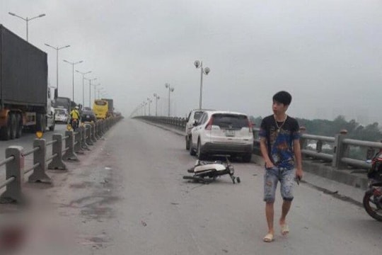 Nam thanh niên nghi tự đâm vào cầu Thanh Trì tử vong tại chỗ