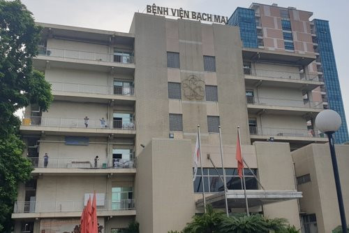 Hơn 200 nhân viên, cán bộ y tế bệnh viện Bạch Mai nghỉ việc, nguyên nhân do đâu?