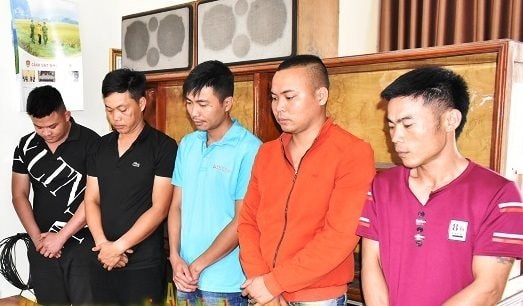 Bắt quả tang 5 đối tượng đánh bạc tại lán ﻿﻿bảo vệ công trường