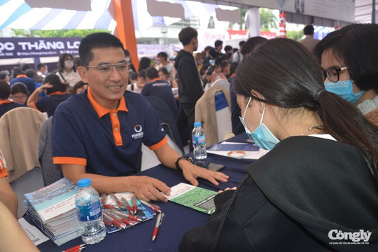 Thí sinh không có chứng chỉ quốc tế vẫn có cơ hội cạnh tranh công bằng trong tuyển sinh