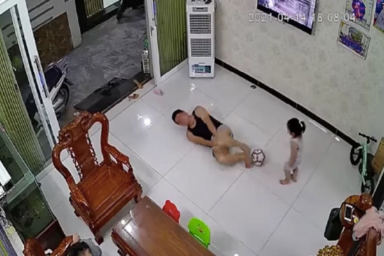 Pha đá bóng vào 'khung thành' của cô con gái rượu khiến ông bố chịu nỗi đau thấu trời