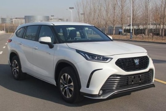 Toyota Crown có thêm phiên bản SUV
