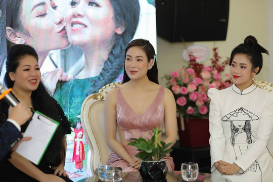 Hoa hậu Tuyết Nga cùng cô giáo Anh Thơ tri ân và lan tỏa vẻ đẹp quê hương
