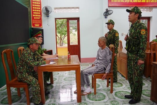 Mang theo ma túy khi đưa người xuất cảnh trái phép