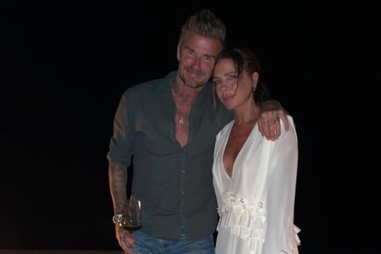 Victoria Beckham hạnh phúc bên chồng trong ngày sinh nhật tuổi 47