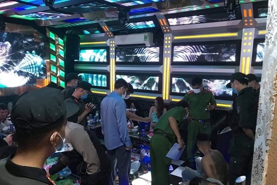 Hơn 30 thanh niên nam, nữ tụ tập sử dụng ma tuý tại quán karaoke