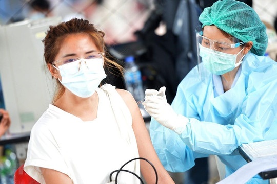 Thái Lan đã thông qua việc hộ chiếu vaccine
