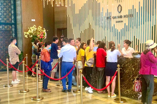 Sầm Sơn đón hàng vạn khách check-in tháng 4 trong không khí lễ hội “Vũ khúc Biển và Hoa” 