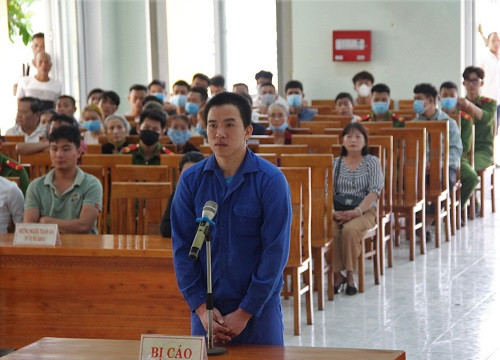 Nỗi lòng người mẹ nghèo có con trai mang tội giết người