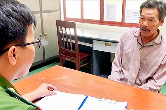 Đâm chết hàng xóm vì nghi có tình ý với vợ mình