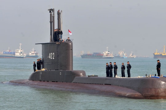 Tàu ngầm KRI Nanggala của Indonesia bị vỡ thành ba mảnh lớn