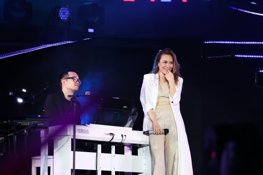 Liveshow Tri Âm một đêm nhạc trọn vẹn, đủ mọi cung bậc cảm xúc của Mỹ Tâm