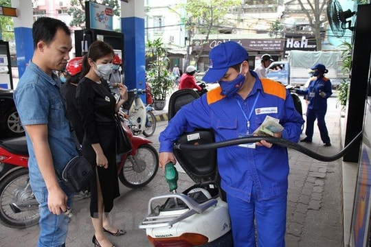 Giá xăng, dầu đồng loạt tăng