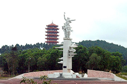 Nguyễn Xuân Lứ - Người chiến binh quả cảm nơi tuyến lửa Đồng Lộc